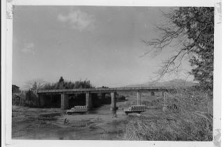 七北田橋と泉ケ岳の写真