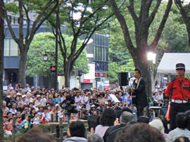 Playing in the Jozenji street