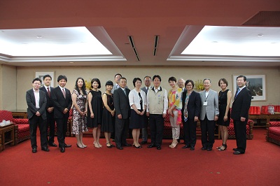 台南市長への表敬訪問の様子