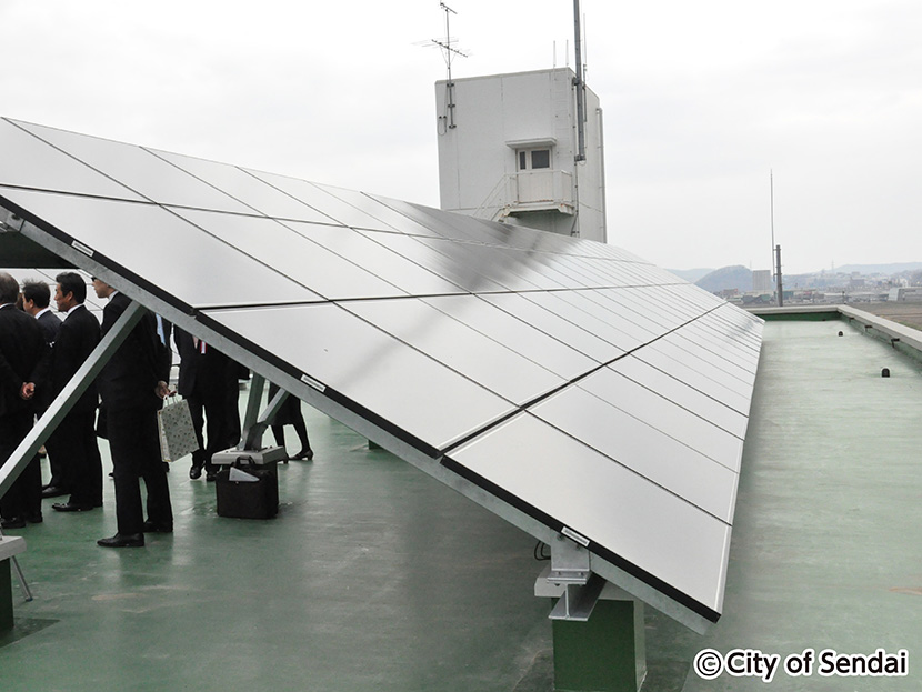 画像：太陽光発電と蓄電池を組み合わせた防災対応型太陽光発電システムを宮城総合支所に導入