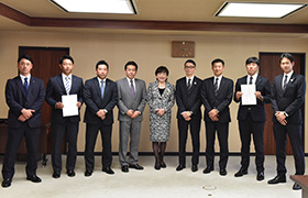 JR東日本東北野球部、七十七銀行硬式野球部、市長の集合写真