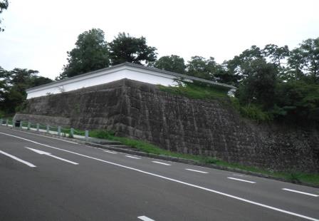大手門北側の土塀