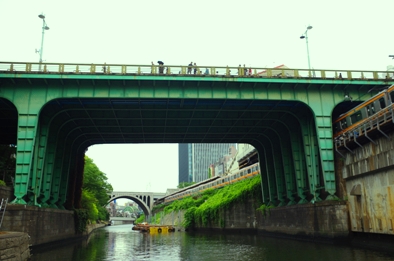 御茶ノ水橋と神田川の写真