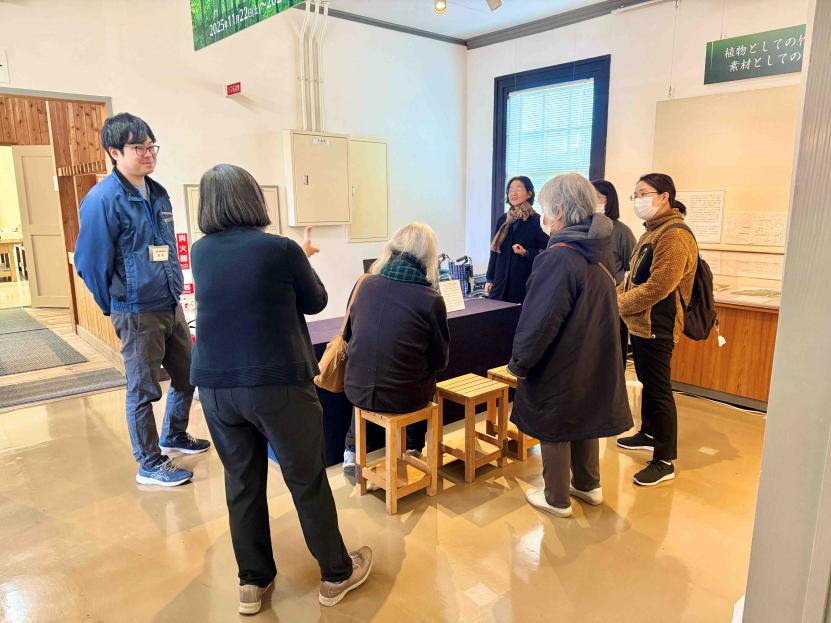 お正月飾り　見学風景2