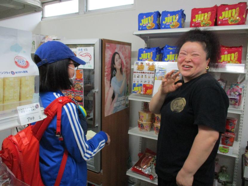 まち歩きの様子