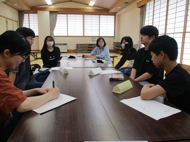話合い中