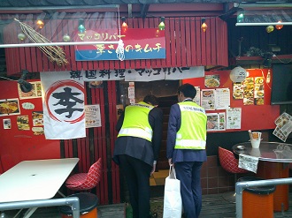 飲食店訪問の様子