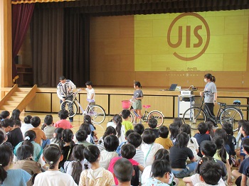 自転車点検実技の様子