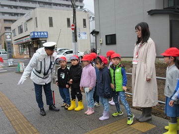 通学路の安全な歩き方訓練