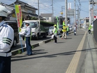 啓発活動をしている皆さん