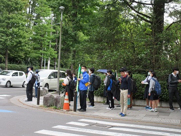 美術館前のキャンペーンの様子