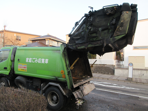 燃えた収集車