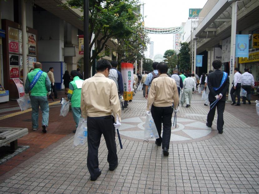 写真/一番町の清掃の様子