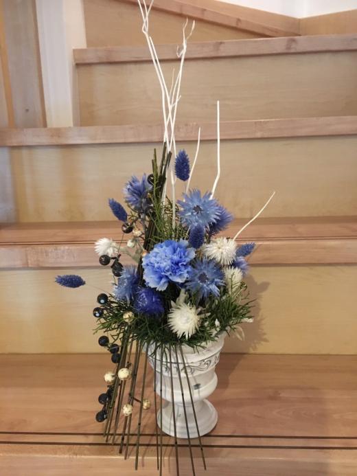 自然素材の花材で初夏のツリーアレンジをつくろう
