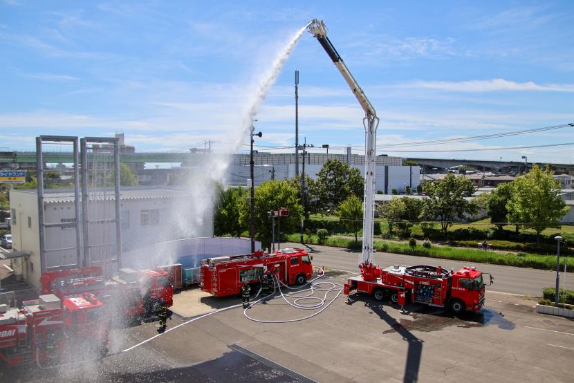 高所放水車・大型化学車・泡原液搬送車カレンダー