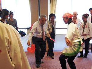 写真/副市長すずめ踊り