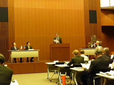 閉会式の様子の写真