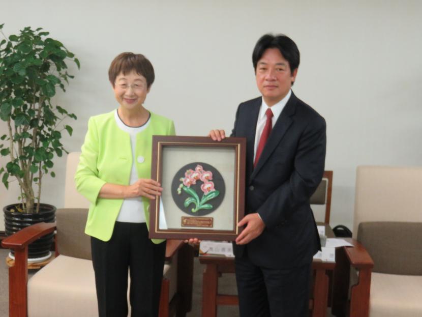 台南市長と記念写真