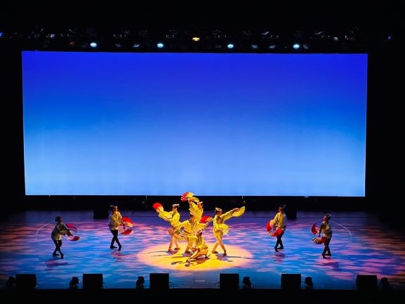 すずめ踊りの様子