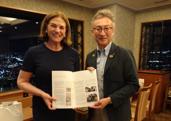 リバサイド市長との記念撮影