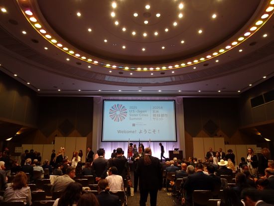 サミット会場の様子