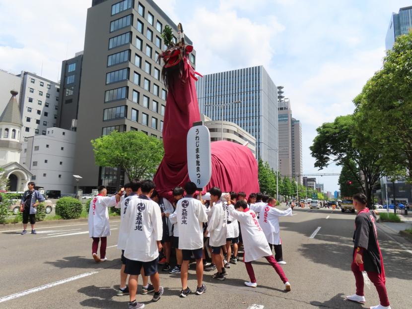 東二番丁通にて