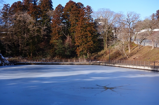 氷の張った五色沼3