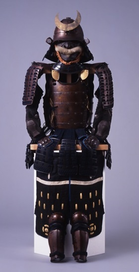 画像/鉄錆地桶側胴具足 桜田家伝来