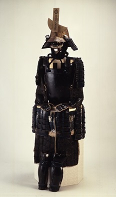画像／黒漆五枚胴具足　片倉重綱所用