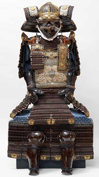 9代家重所用　黒糸威鎧