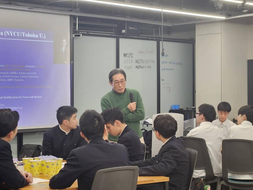 国立陽明交通大学寒川教授による講話の様子
