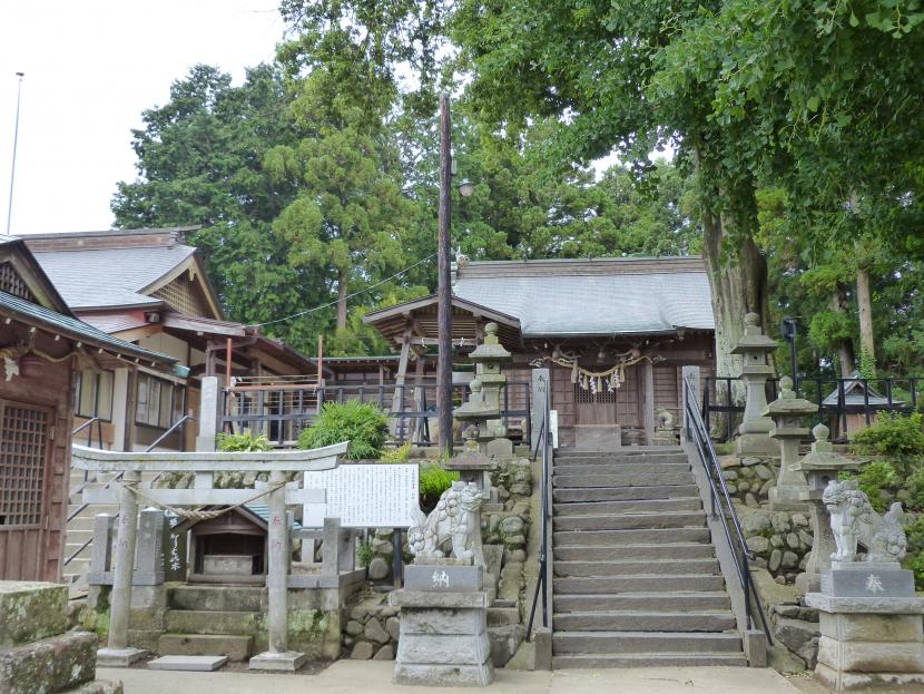 社殿に続く階段
