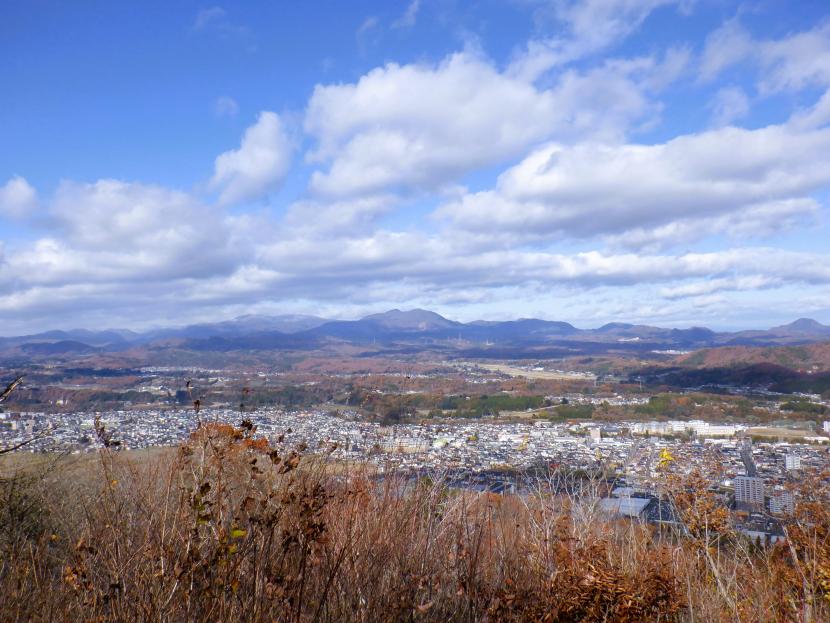 蕃山から見た周辺の山々