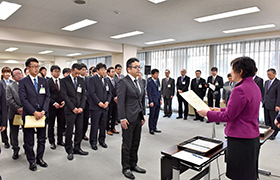 被災市町村派遣に係る帰任職員表彰式および赴任職員訓示式_02