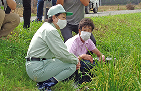 視察における市長の様子3