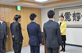 訓示する市長1