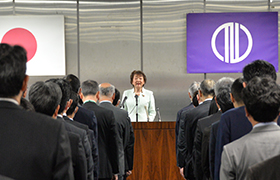 訓示する市長1