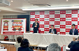 市長が挨拶する様子