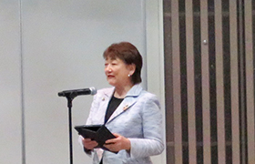 市長が挨拶する様子