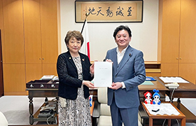 文科省武部副大臣との記念撮影