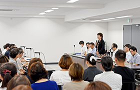 懇談会の様子