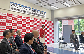 0910あいさつする市長