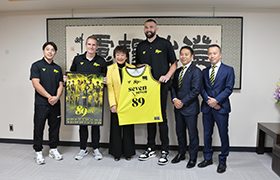 1001表敬の様子2