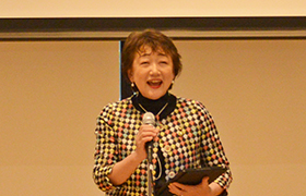 1014あいさつする市長