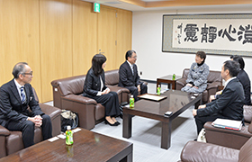11142懇談の様子