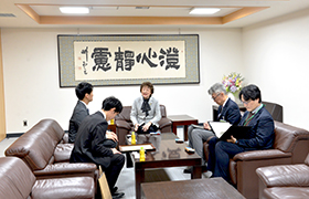 1203感謝状贈呈式懇談の様子