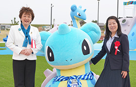 0423ラプラスとの記念撮影
