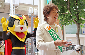 アーケードでの広報活動の様子