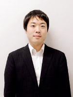 写真：教務学生課の八重樫さん