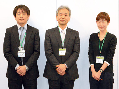 写真：市民プロジェクト推進担当の皆さん。写真中央が髙橋課長